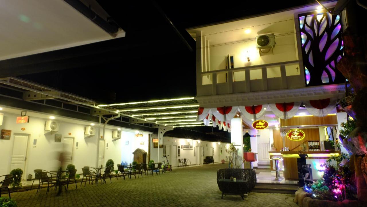 Sultan Guesthouse Tulungagung Esterno foto