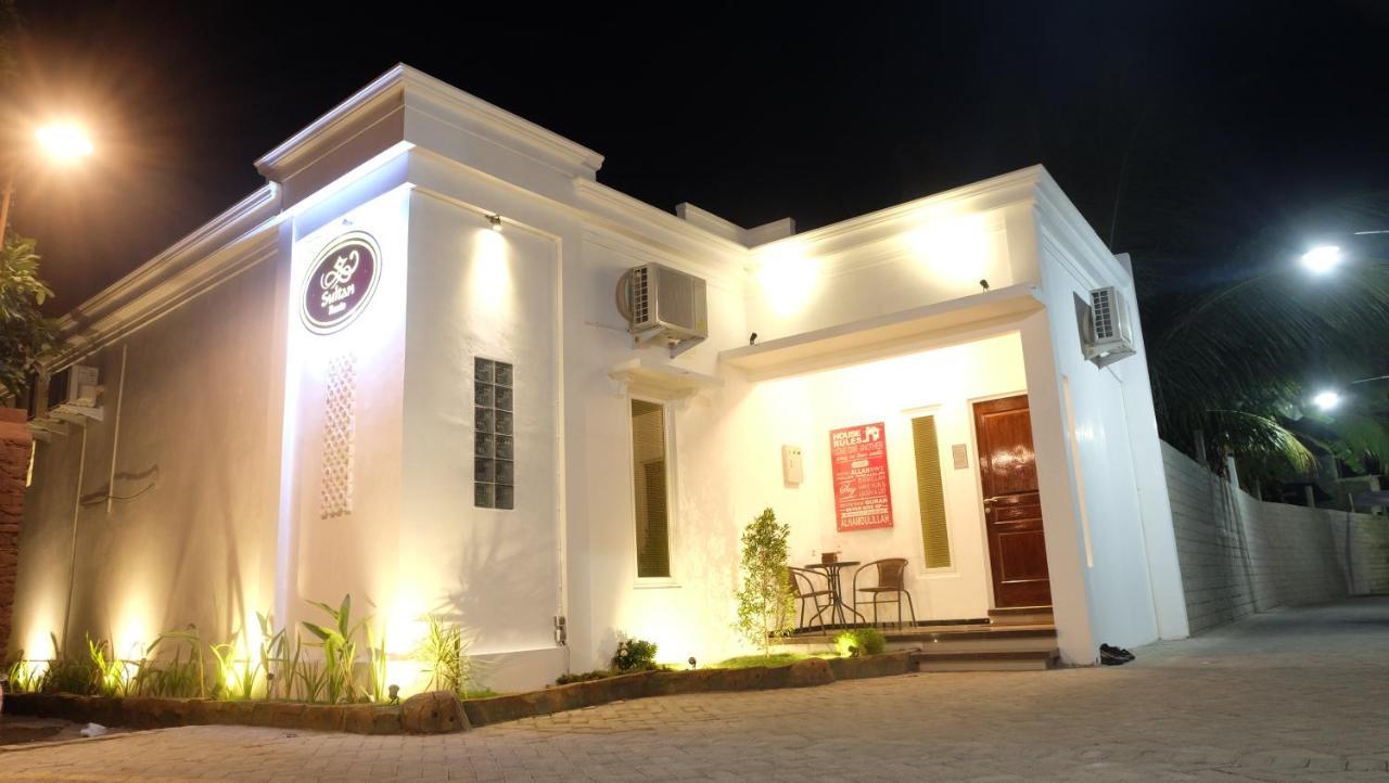 Sultan Guesthouse Tulungagung Esterno foto