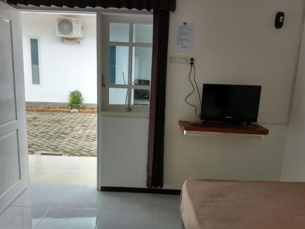 Sultan Guesthouse Tulungagung Esterno foto