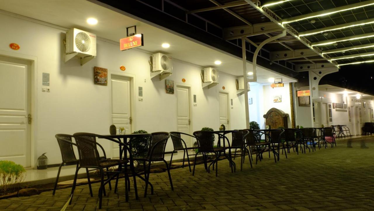 Sultan Guesthouse Tulungagung Esterno foto