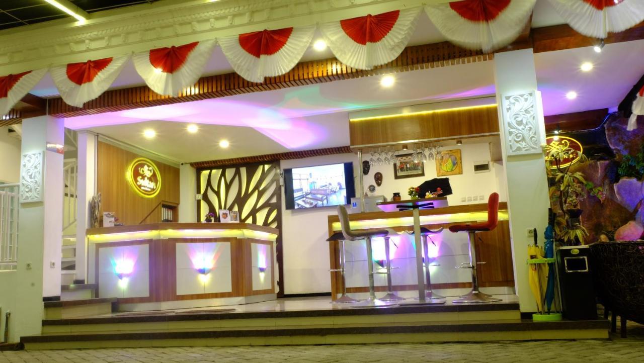 Sultan Guesthouse Tulungagung Esterno foto