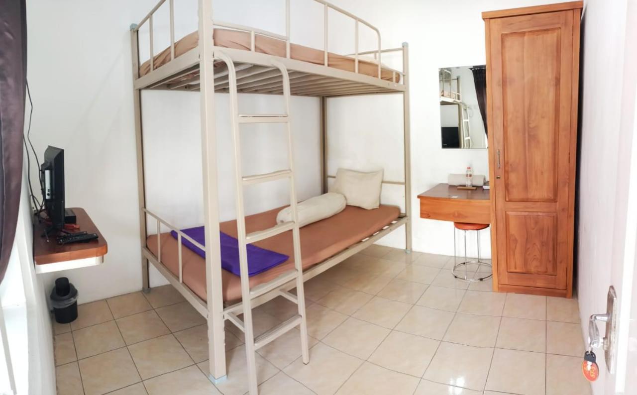 Sultan Guesthouse Tulungagung Esterno foto
