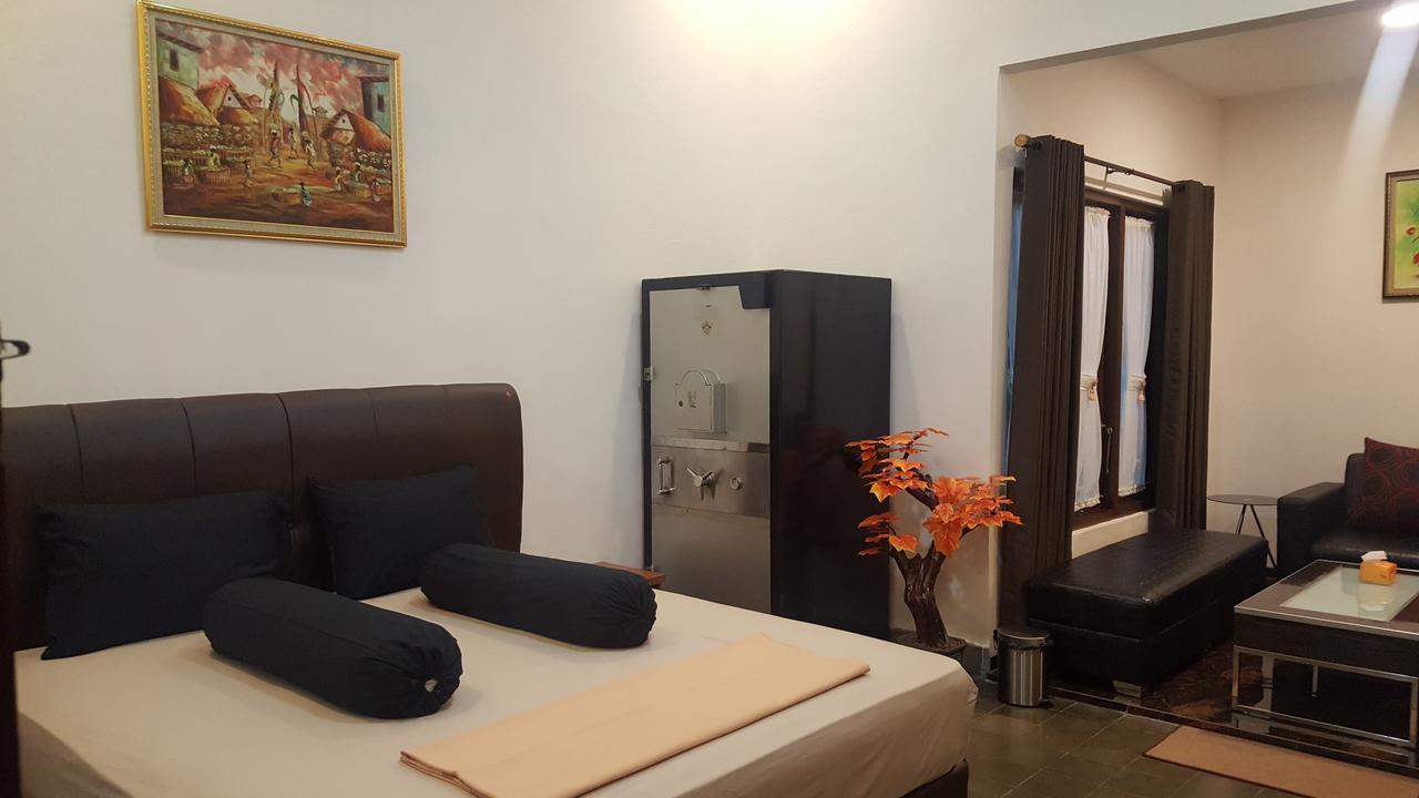 Sultan Guesthouse Tulungagung Esterno foto