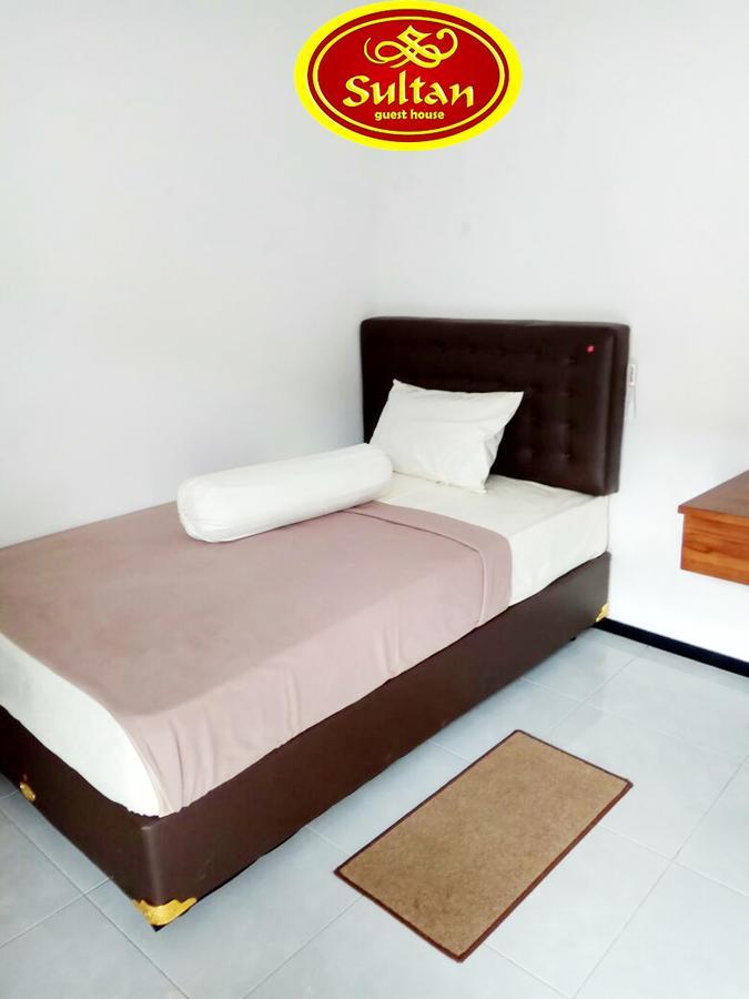 Sultan Guesthouse Tulungagung Esterno foto
