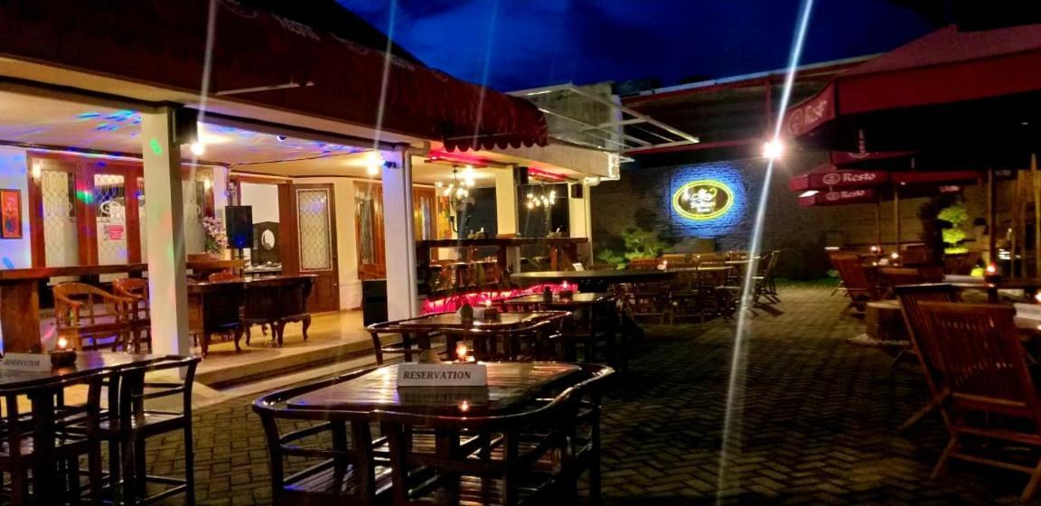 Sultan Guesthouse Tulungagung Esterno foto